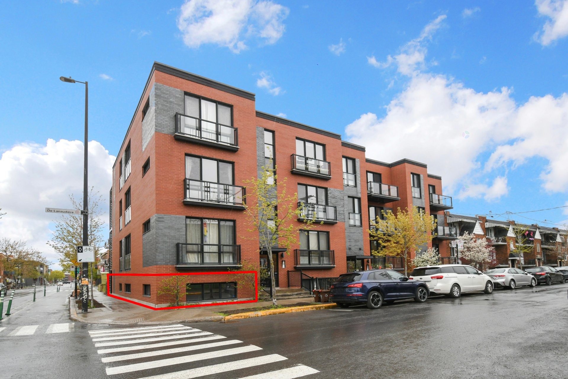 









7627


Rue De Lanaudière

, 001,
Montréal (Villeray/Saint-Michel/Parc-Extension),




QC
H2E1Y5

