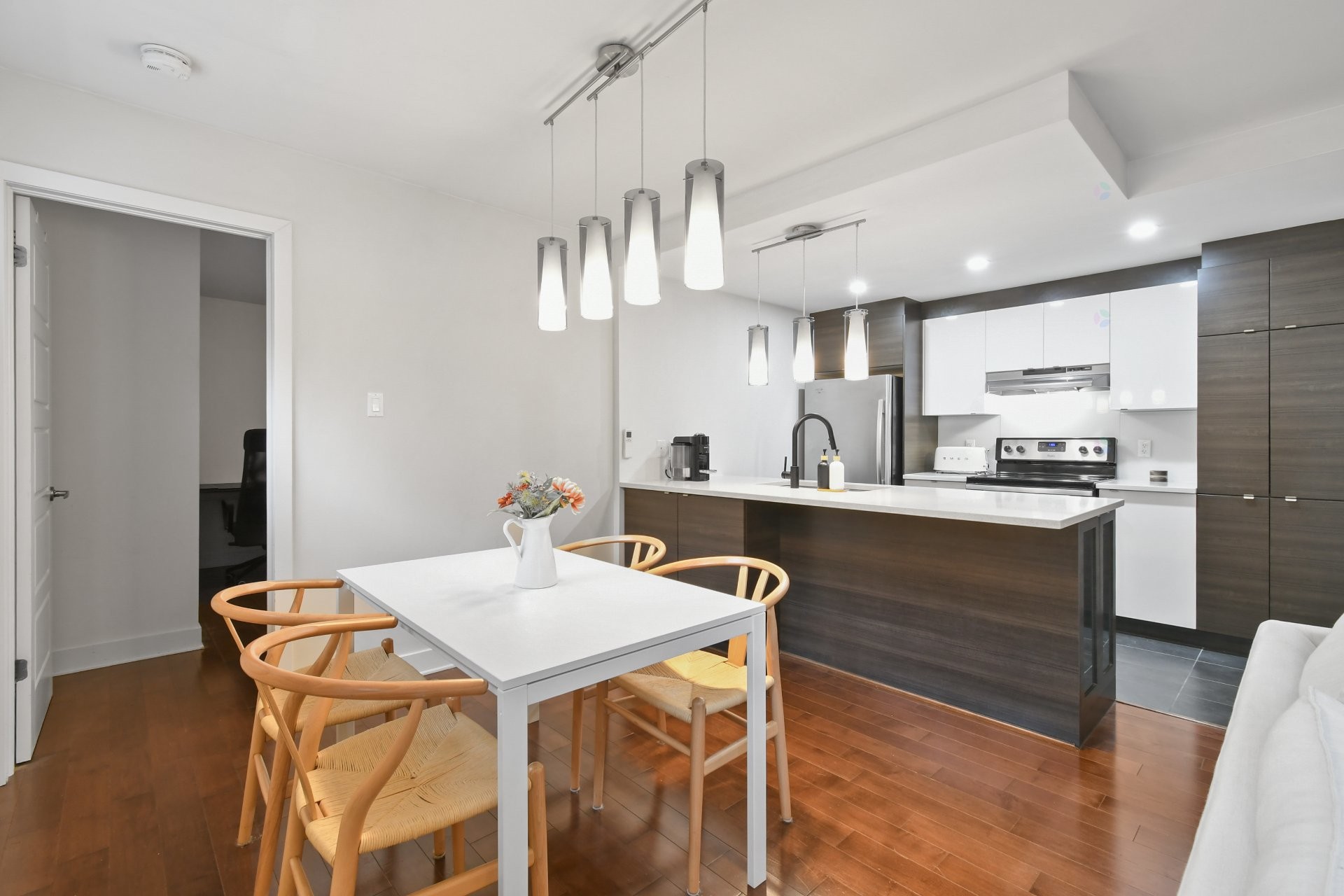 









7627


Rue De Lanaudière

, 001,
Montréal (Villeray/Saint-Michel/Parc-Extension),




QC
H2E1Y5

