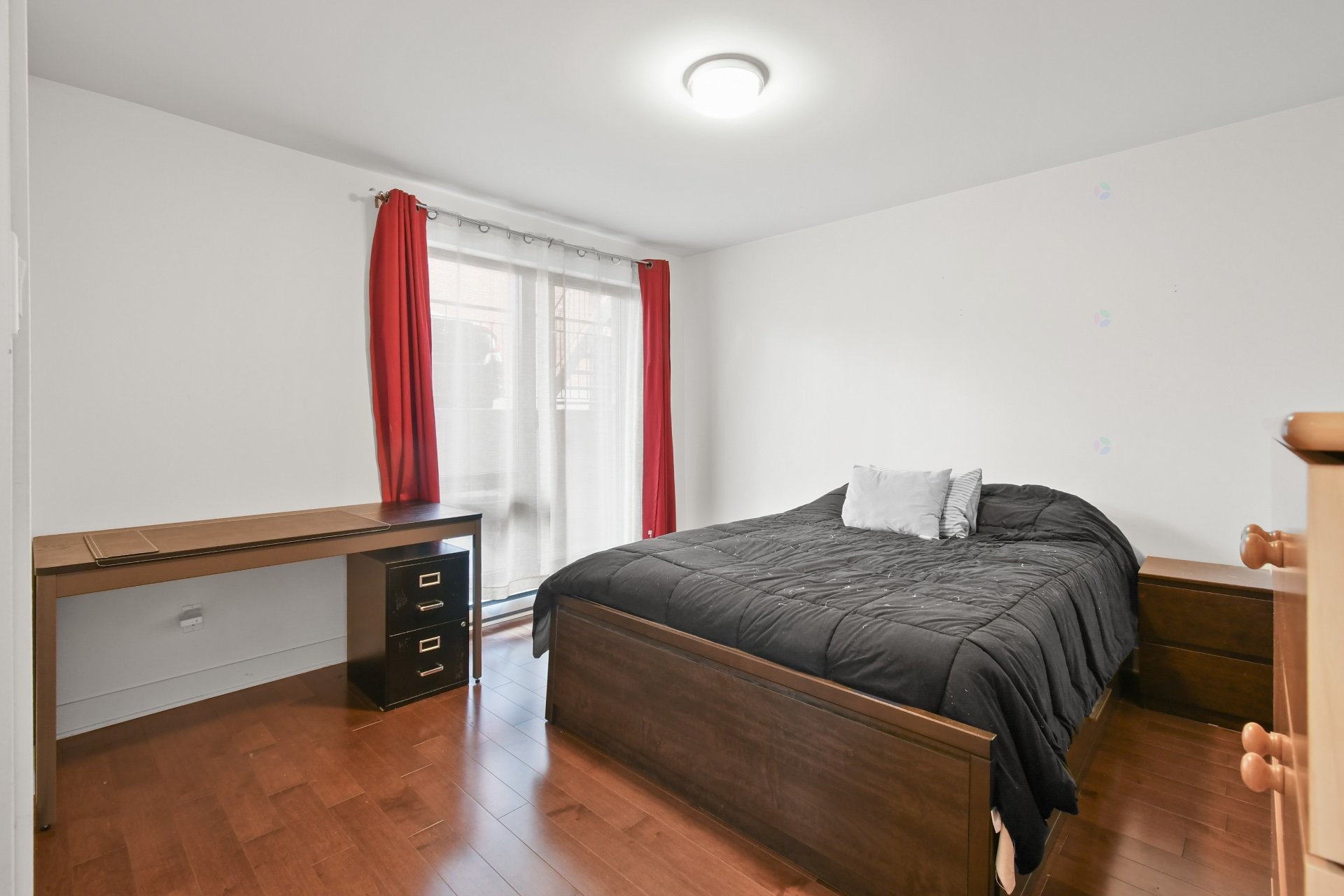 









7627


Rue De Lanaudière

, 001,
Montréal (Villeray/Saint-Michel/Parc-Extension),




QC
H2E1Y5

