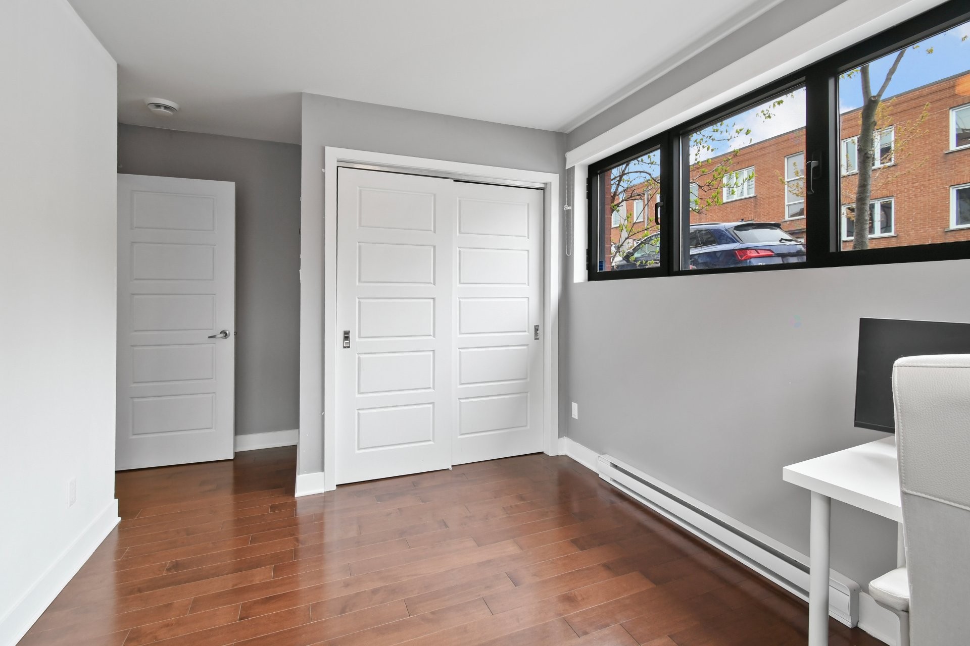 









7627


Rue De Lanaudière

, 001,
Montréal (Villeray/Saint-Michel/Parc-Extension),




QC
H2E1Y5

