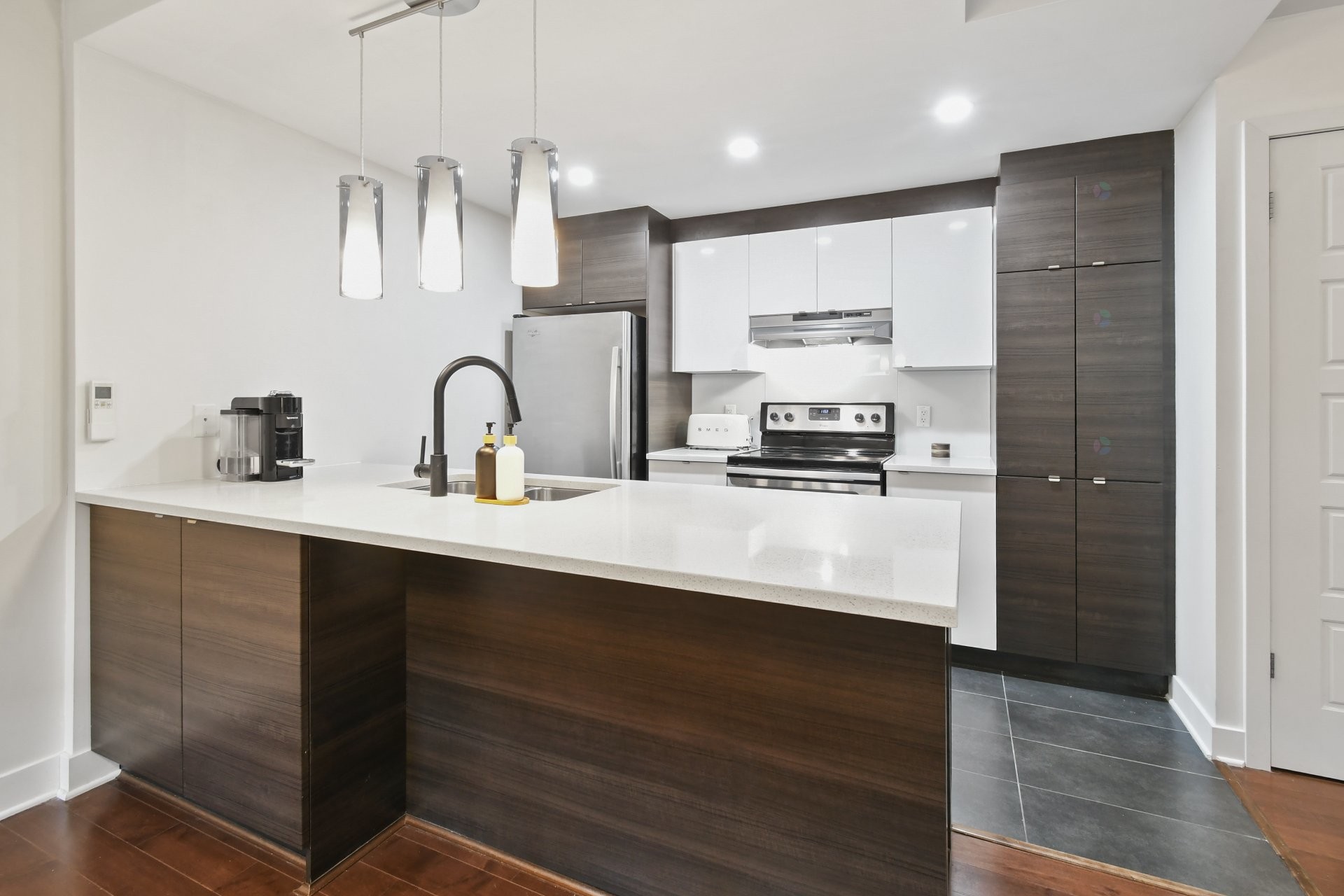









7627


Rue De Lanaudière

, 001,
Montréal (Villeray/Saint-Michel/Parc-Extension),




QC
H2E1Y5


