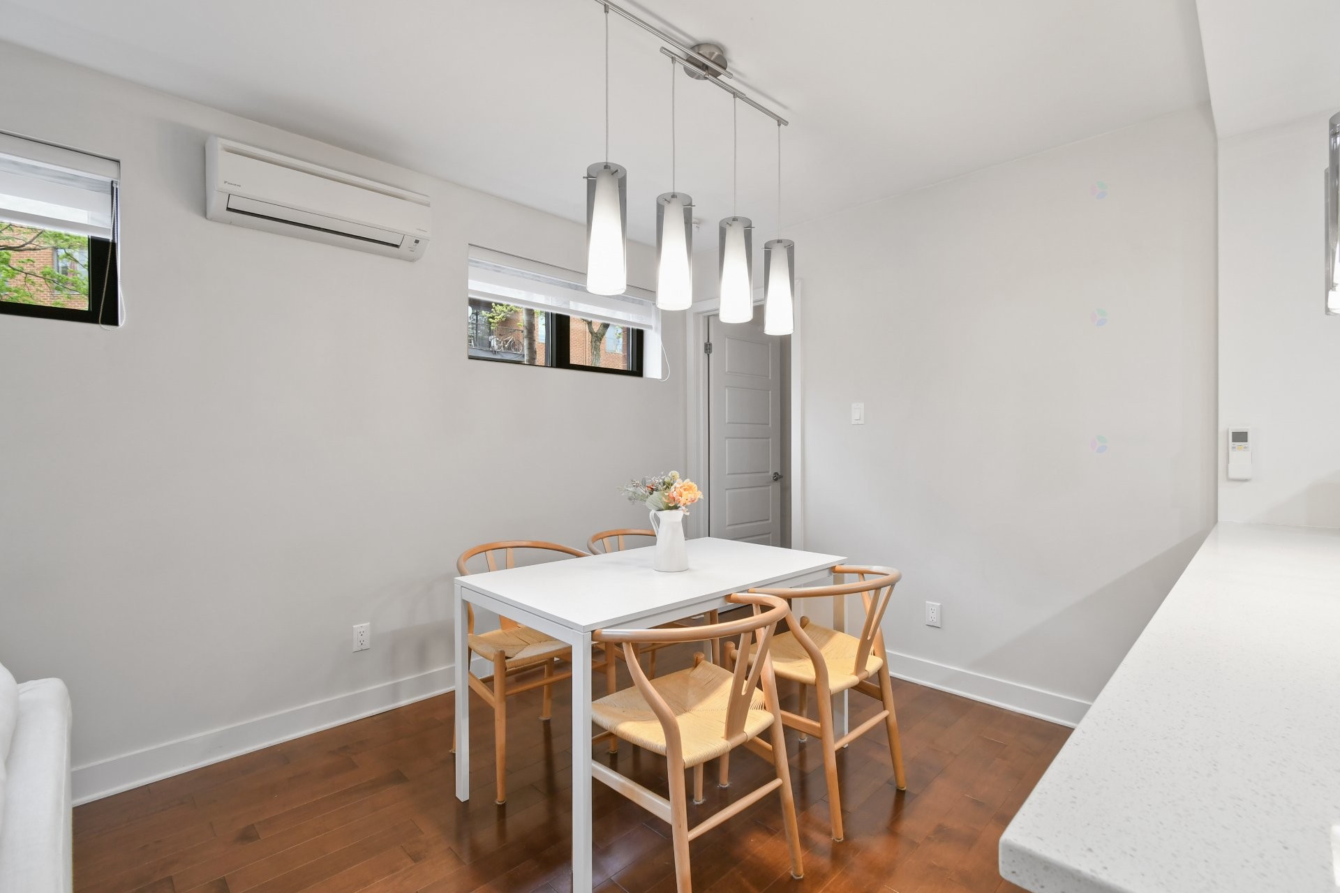 









7627


Rue De Lanaudière

, 001,
Montréal (Villeray/Saint-Michel/Parc-Extension),




QC
H2E1Y5

