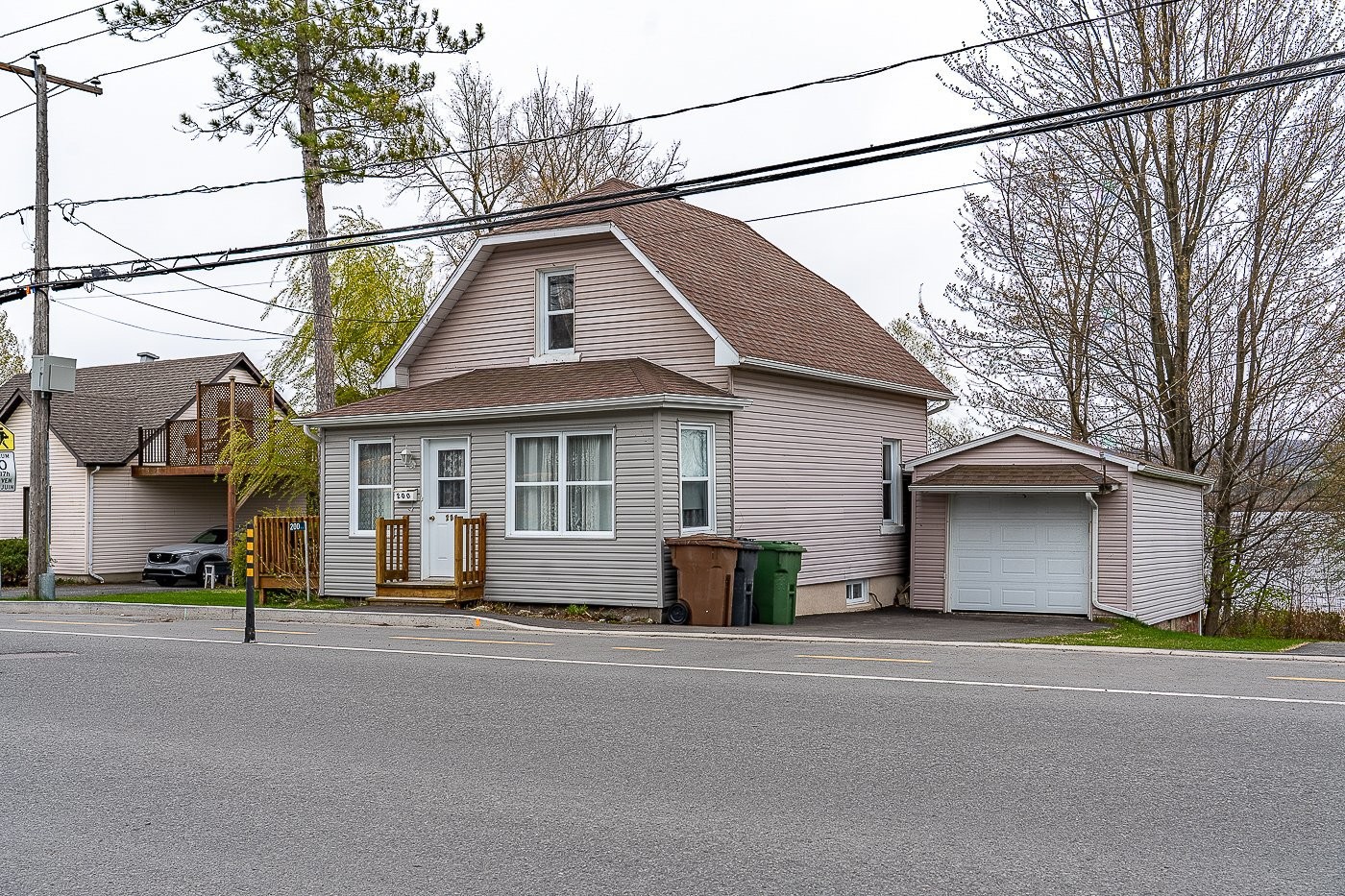 









200


Rue Water

,
Danville,




QC
J0A1A0

