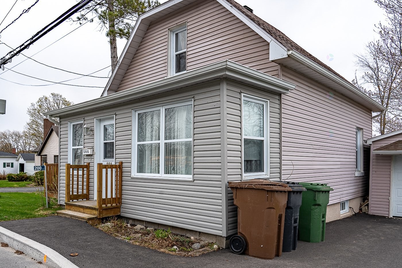 









200


Rue Water

,
Danville,




QC
J0A1A0


