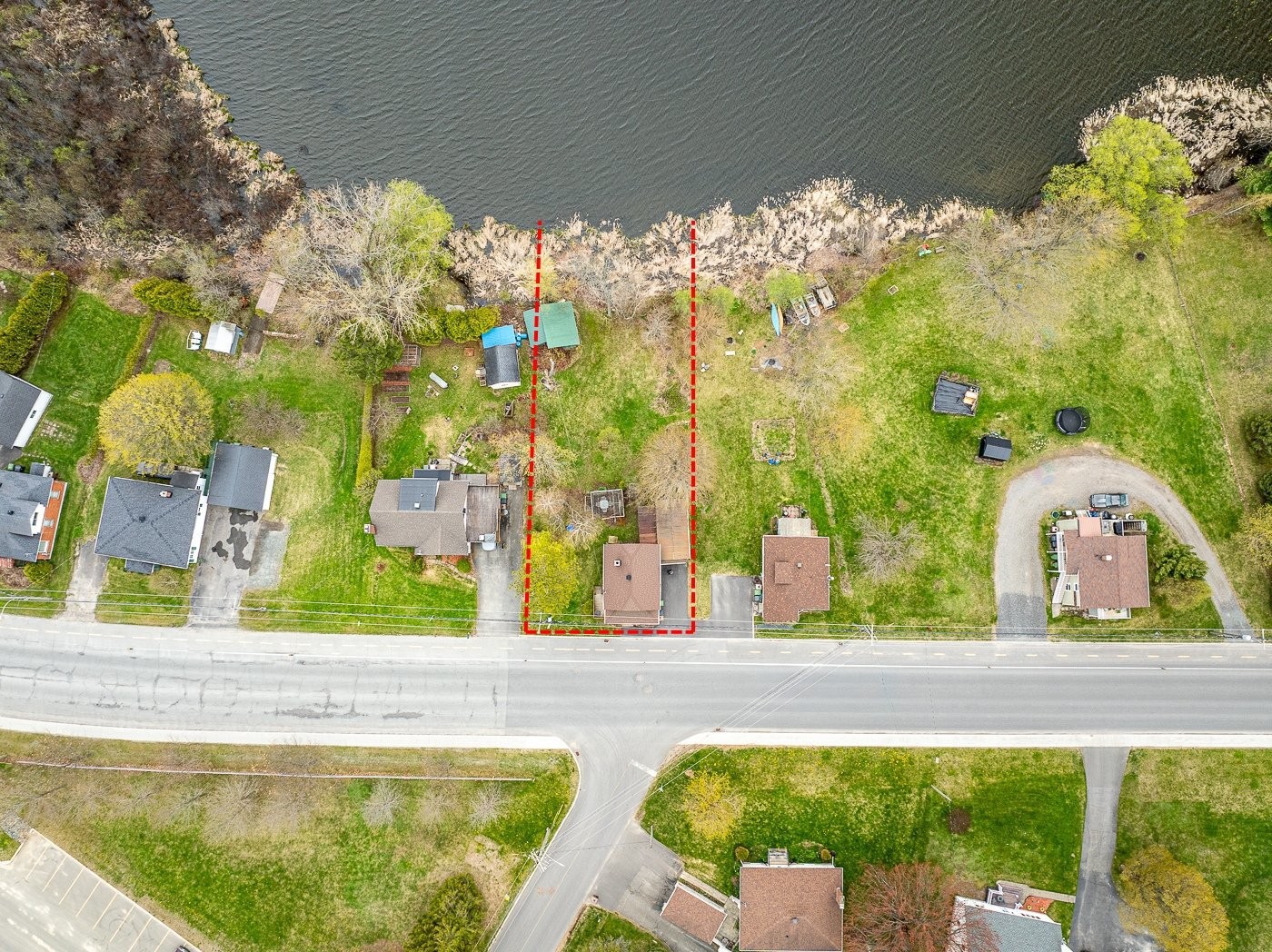 









200


Rue Water

,
Danville,




QC
J0A1A0

