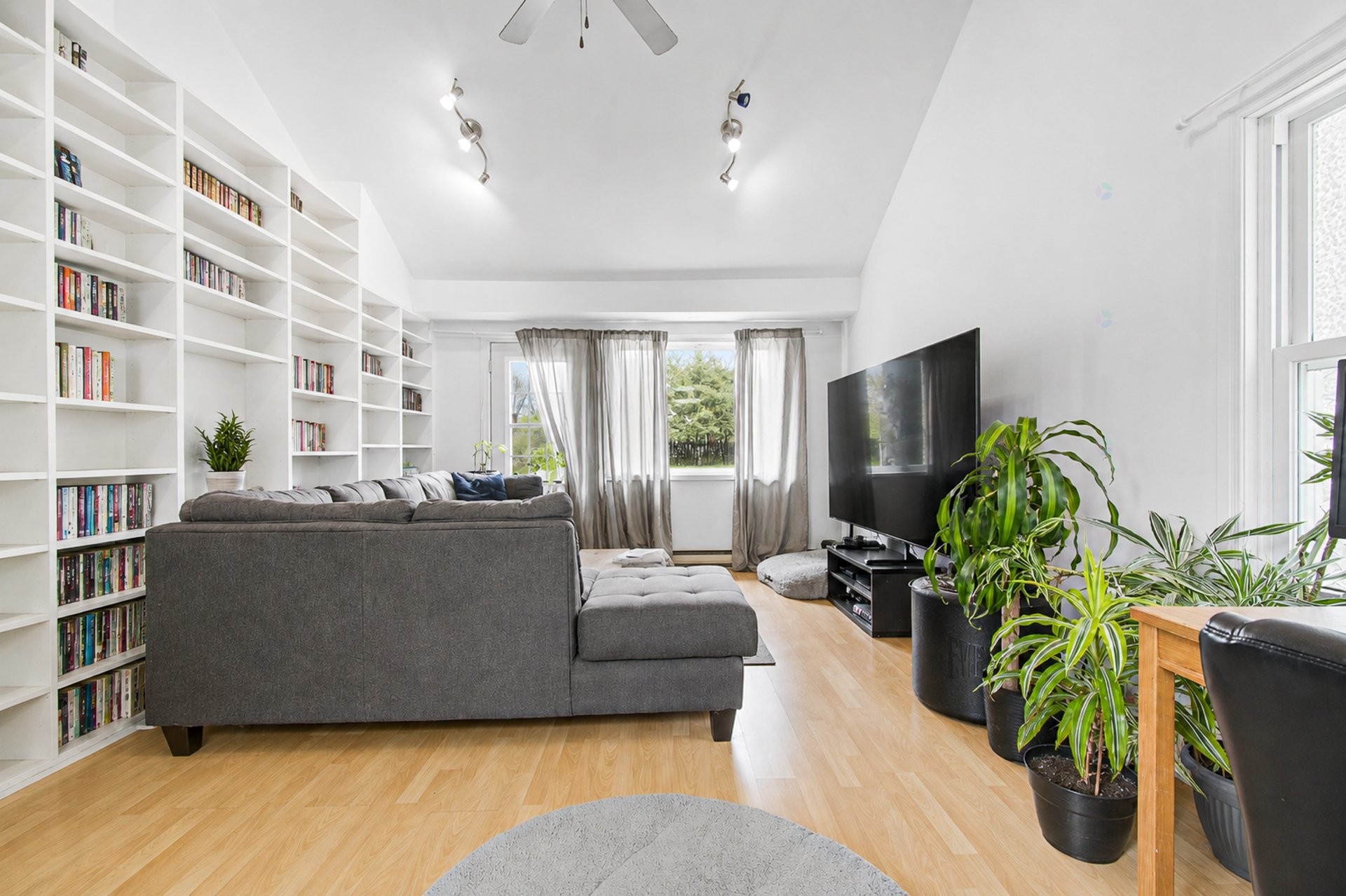 









4


Rue Wales

,
Saint-André-d'Argenteuil,




QC
J0V1X0

