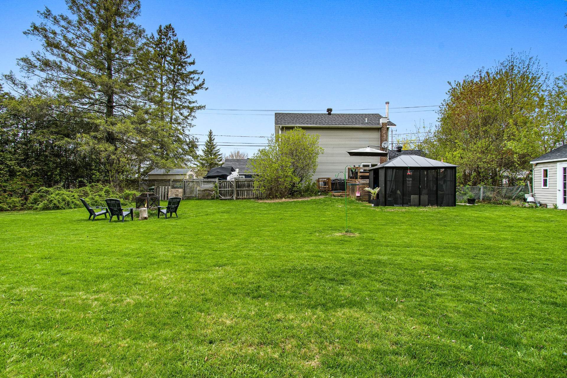 









4


Rue Wales

,
Saint-André-d'Argenteuil,




QC
J0V1X0

