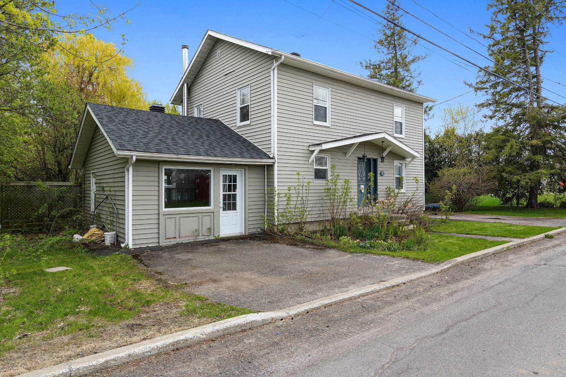 









4


Rue Wales

,
Saint-André-d'Argenteuil,




QC
J0V1X0

