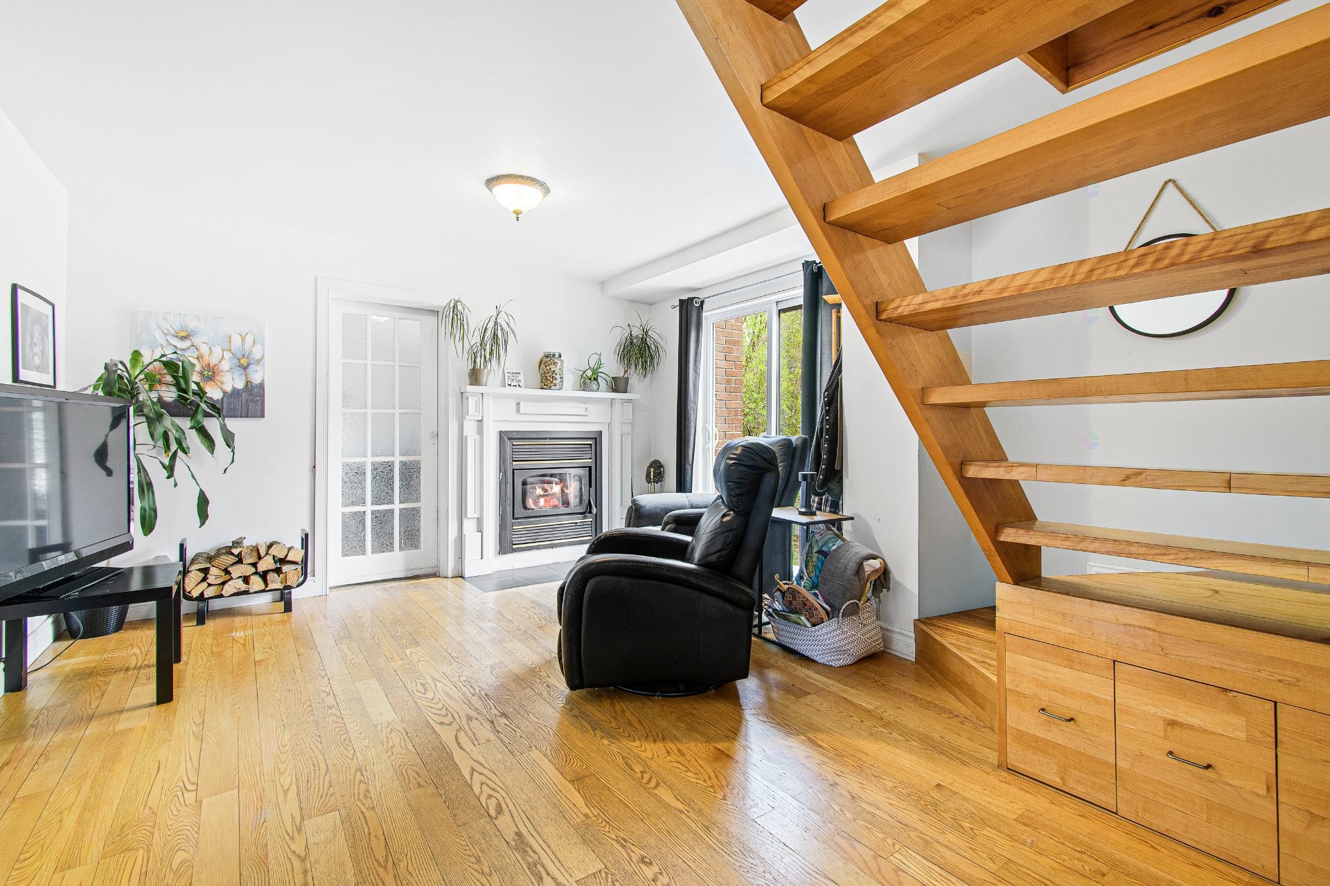 









4


Rue Wales

,
Saint-André-d'Argenteuil,




QC
J0V1X0

