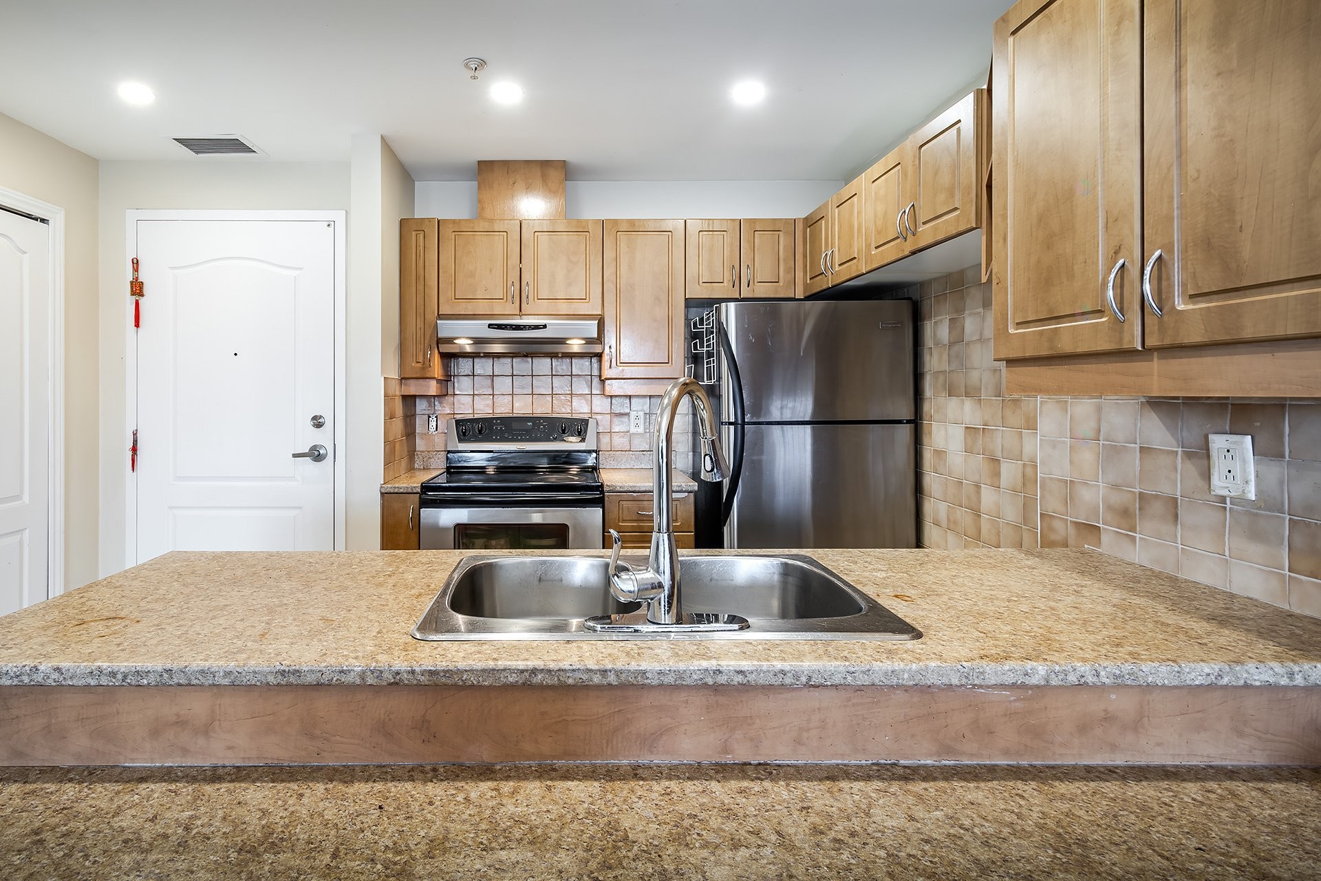 









995


Rue Jules-Poitras

, 610,
Montréal (Saint-Laurent),




QC
H4N3M2

