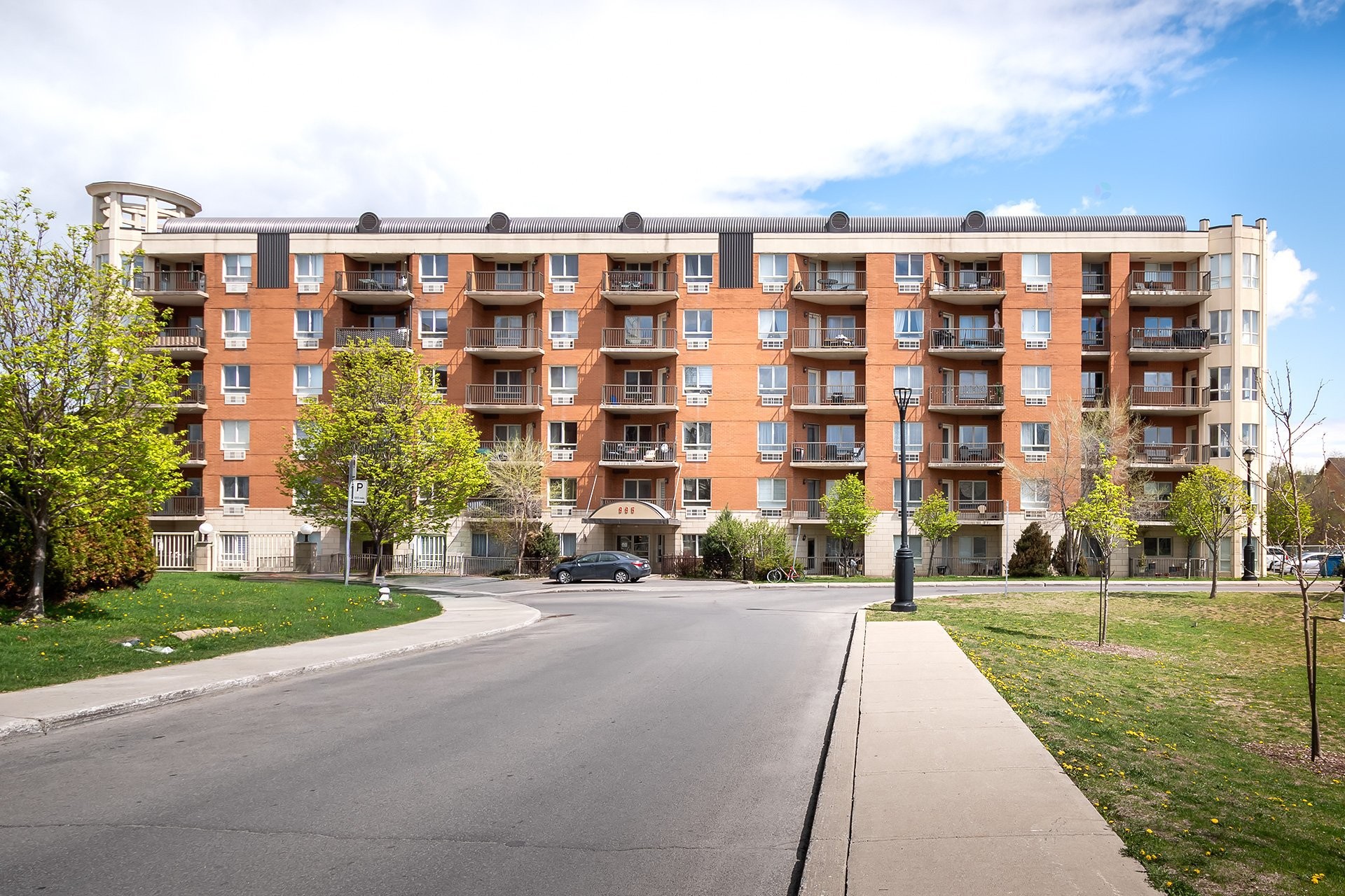 









995


Rue Jules-Poitras

, 610,
Montréal (Saint-Laurent),




QC
H4N3M2

