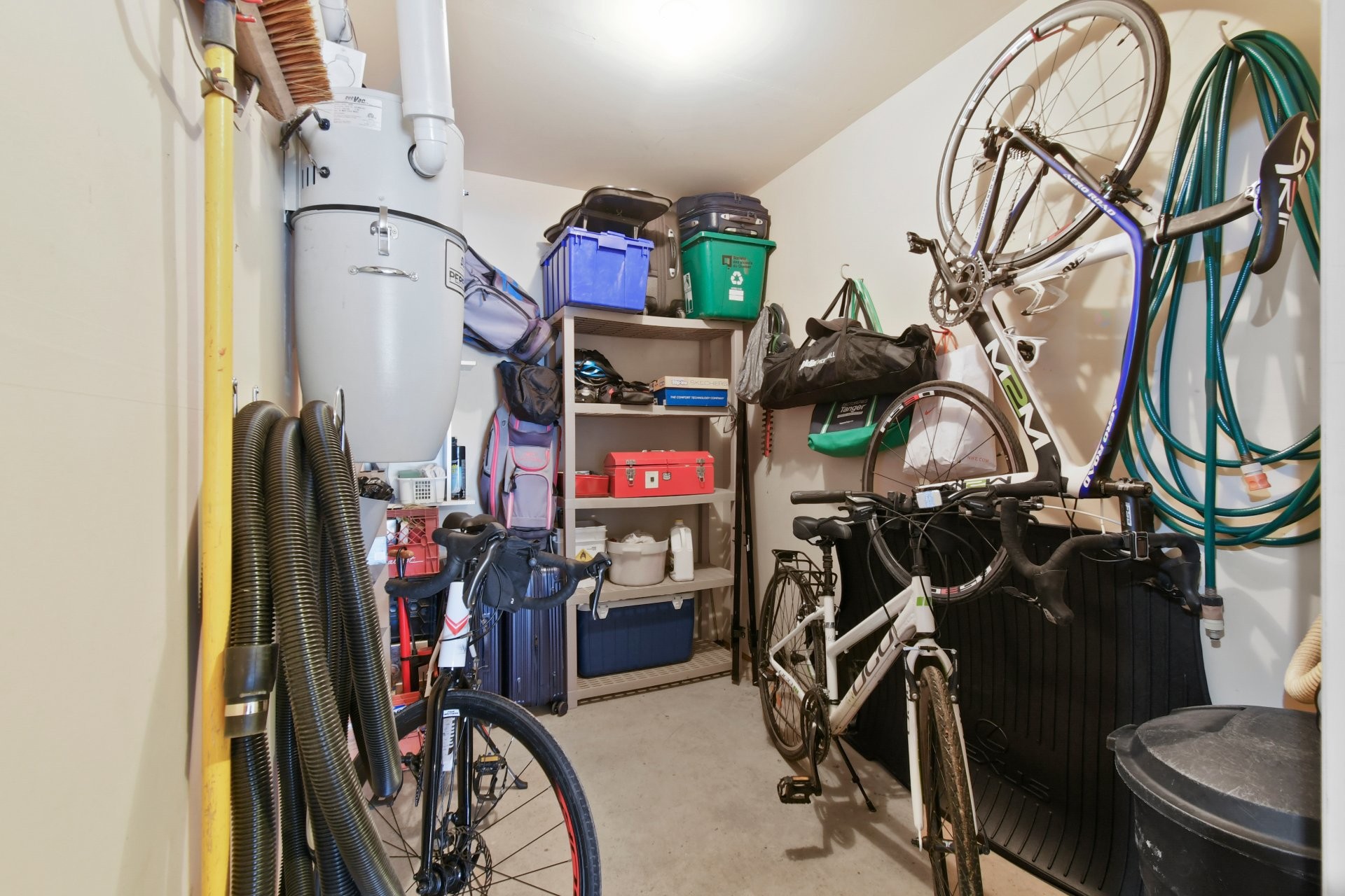 









40


Place le Marronnier

,
Saint-Lambert,




QC
J4S1Z7

