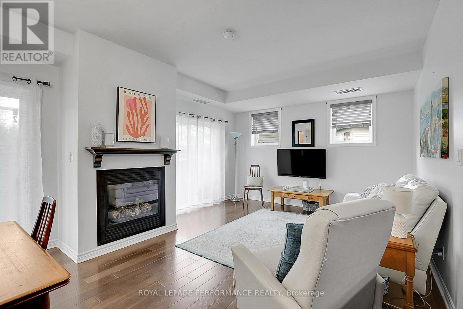 












2 - 40 PRESTIGE CIRCLE

,
Ottawa,




Ontario
K4A0W9

