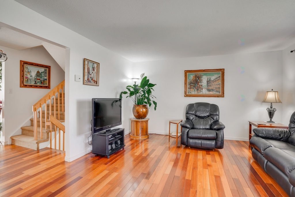 









494


Rue A.-Gibeault

,
Gatineau (Gatineau),




QC
J8R2S2

