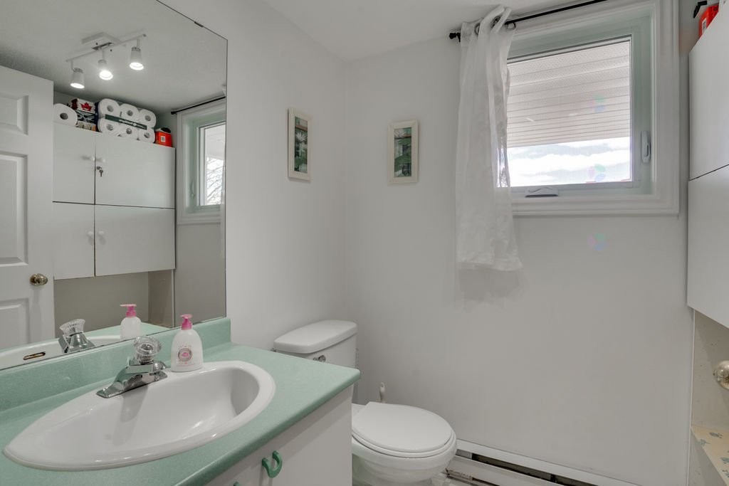 









494


Rue A.-Gibeault

,
Gatineau (Gatineau),




QC
J8R2S2

