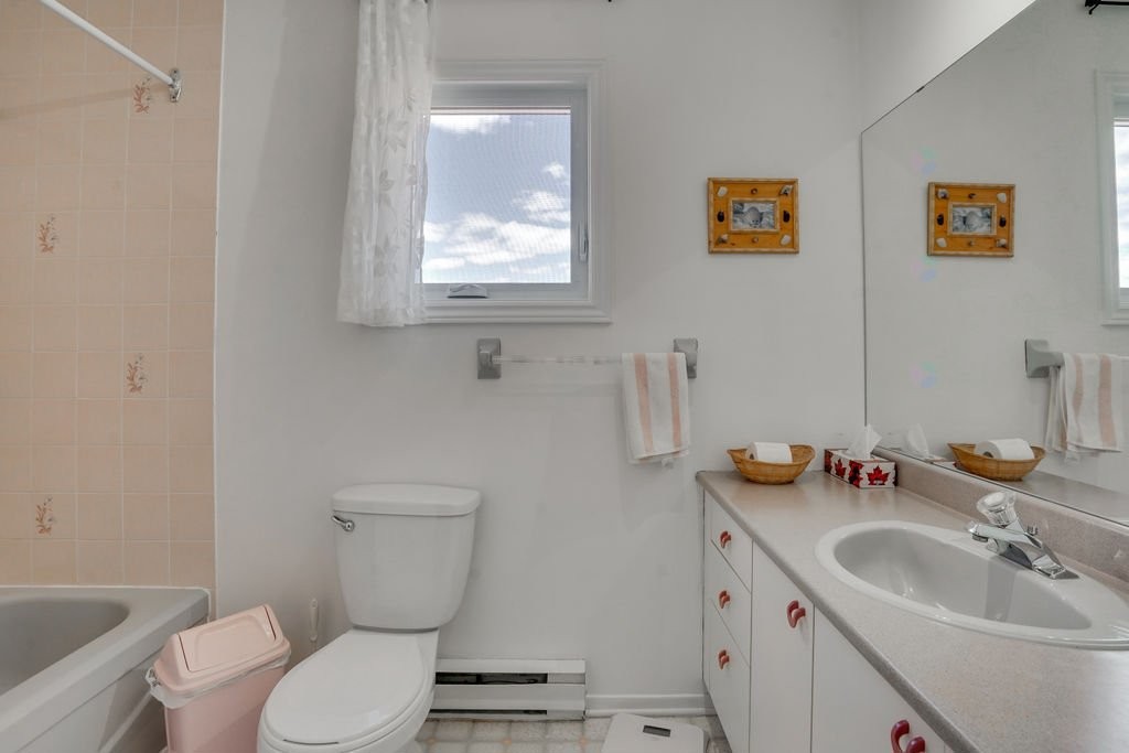 









494


Rue A.-Gibeault

,
Gatineau (Gatineau),




QC
J8R2S2

