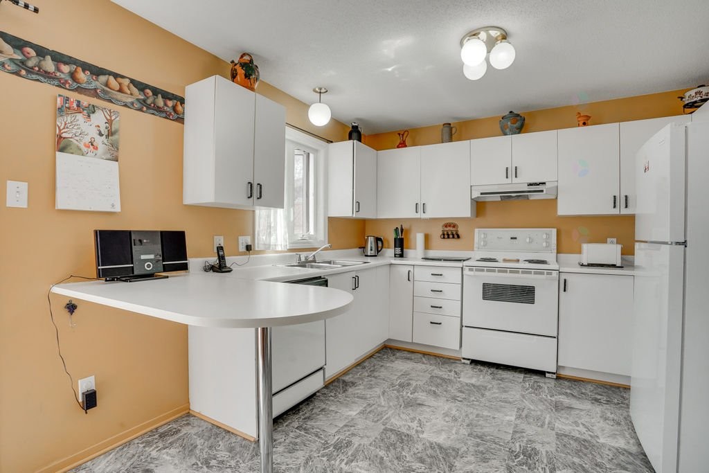 









494


Rue A.-Gibeault

,
Gatineau (Gatineau),




QC
J8R2S2

