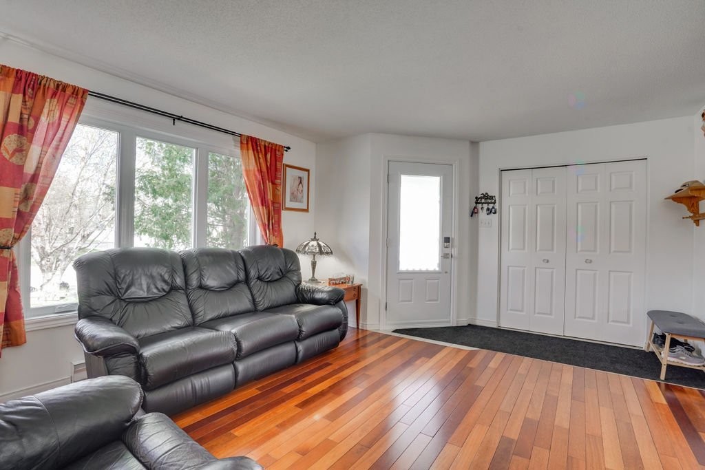 









494


Rue A.-Gibeault

,
Gatineau (Gatineau),




QC
J8R2S2

