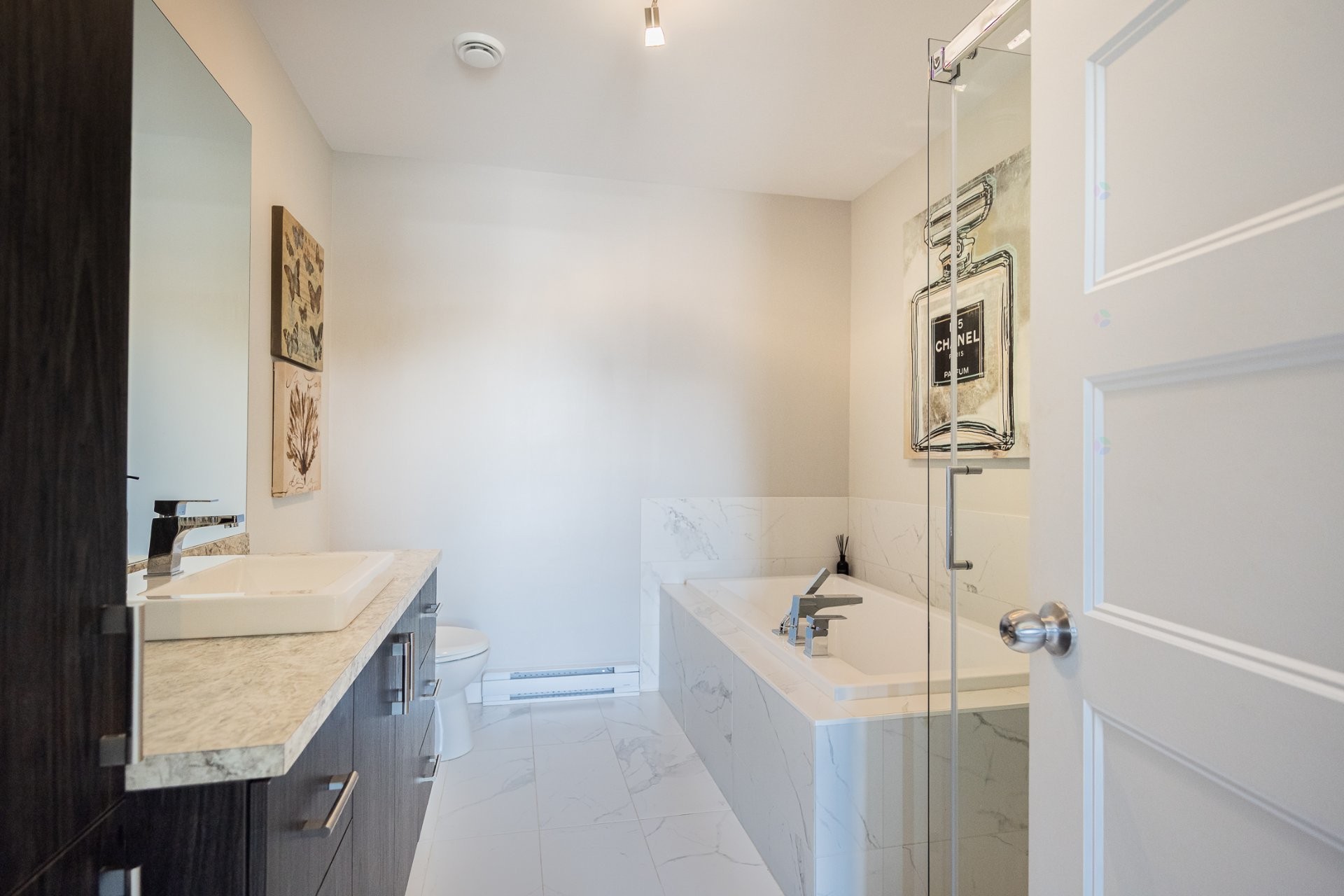 









4573Z


Boul. Dagenais O.

, A,
Laval (Fabreville),




QC
H7R0G8

