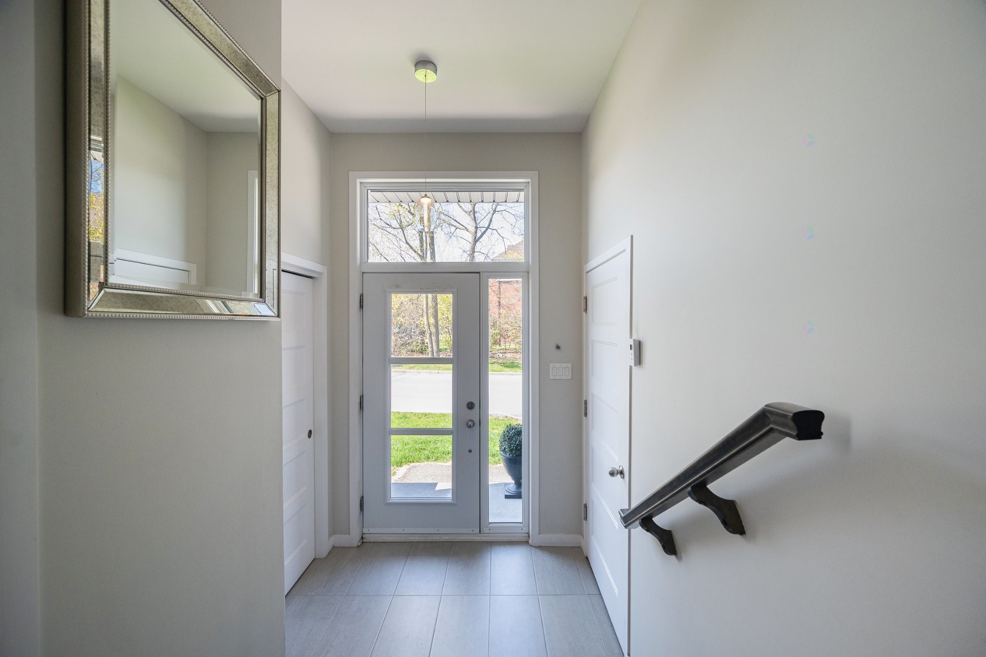









4573Z


Boul. Dagenais O.

, A,
Laval (Fabreville),




QC
H7R0G8

