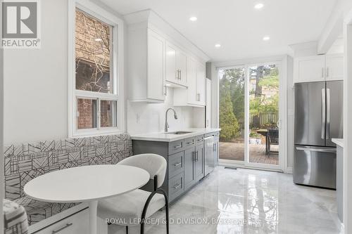 Gorgeous renovated eat-in kitchen