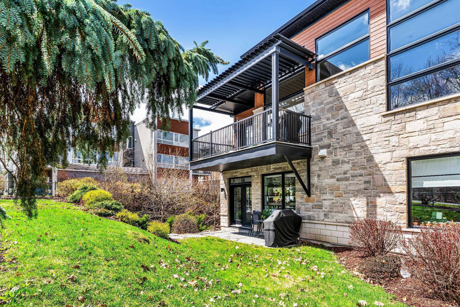 









2600


Rue Sylvestre

, 106,
Sherbrooke (Les Nations),




QC
J1J0A5

