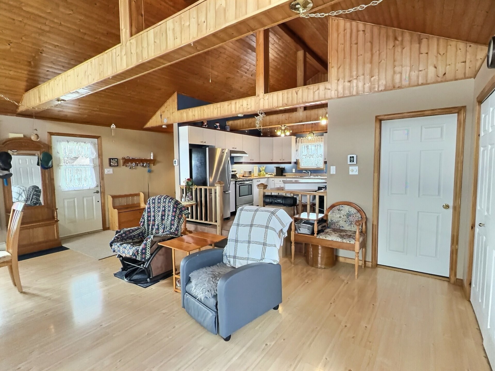 









624


Ch. du Lac-Cameron

,
Saint-Eugène-de-Guigues,




QC
J0Z3B0

