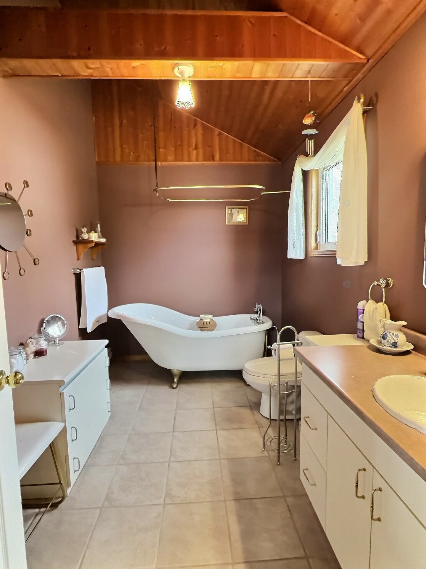 









624


Ch. du Lac-Cameron

,
Saint-Eugène-de-Guigues,




QC
J0Z3B0

