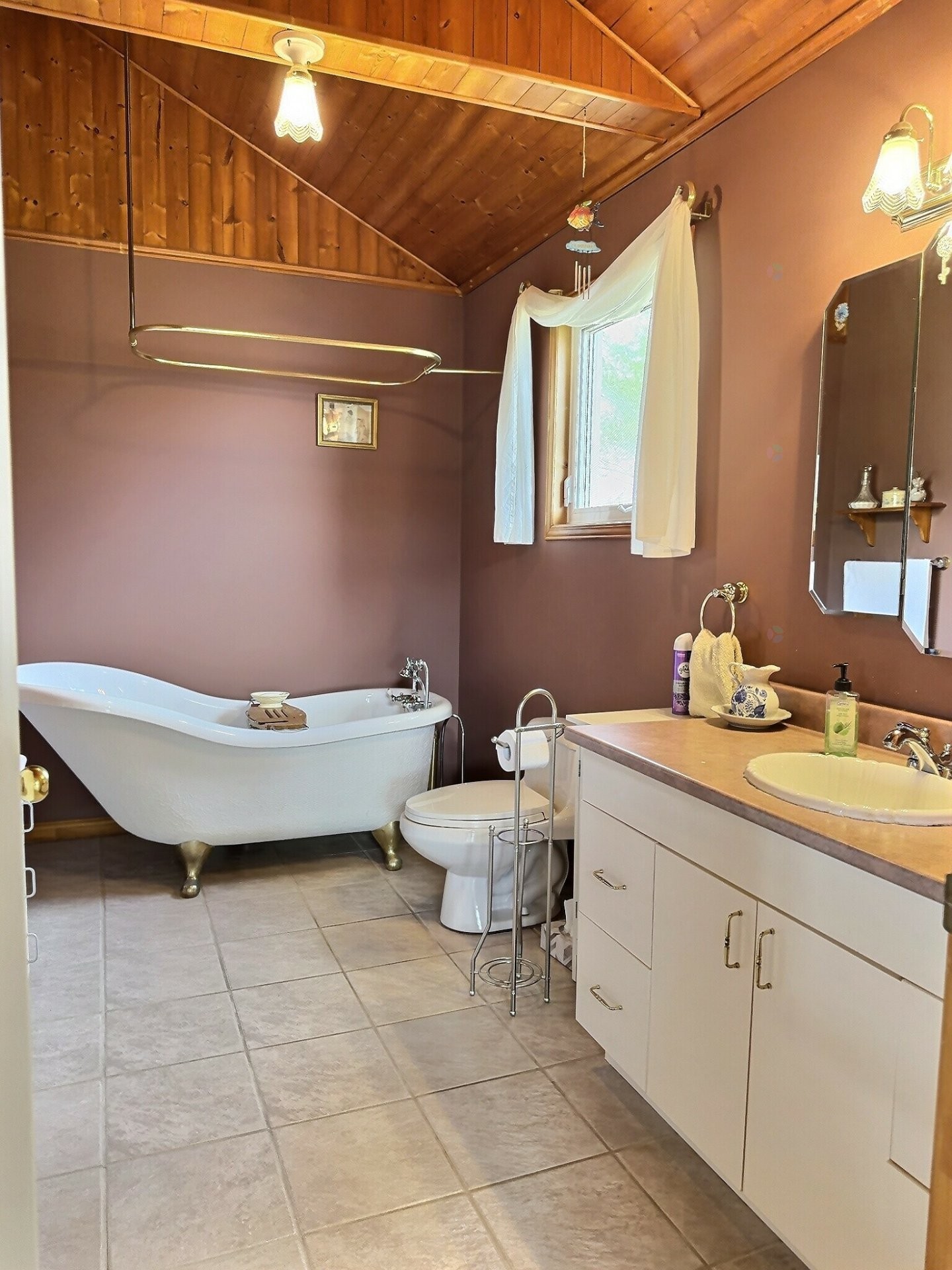 









624


Ch. du Lac-Cameron

,
Saint-Eugène-de-Guigues,




QC
J0Z3B0

