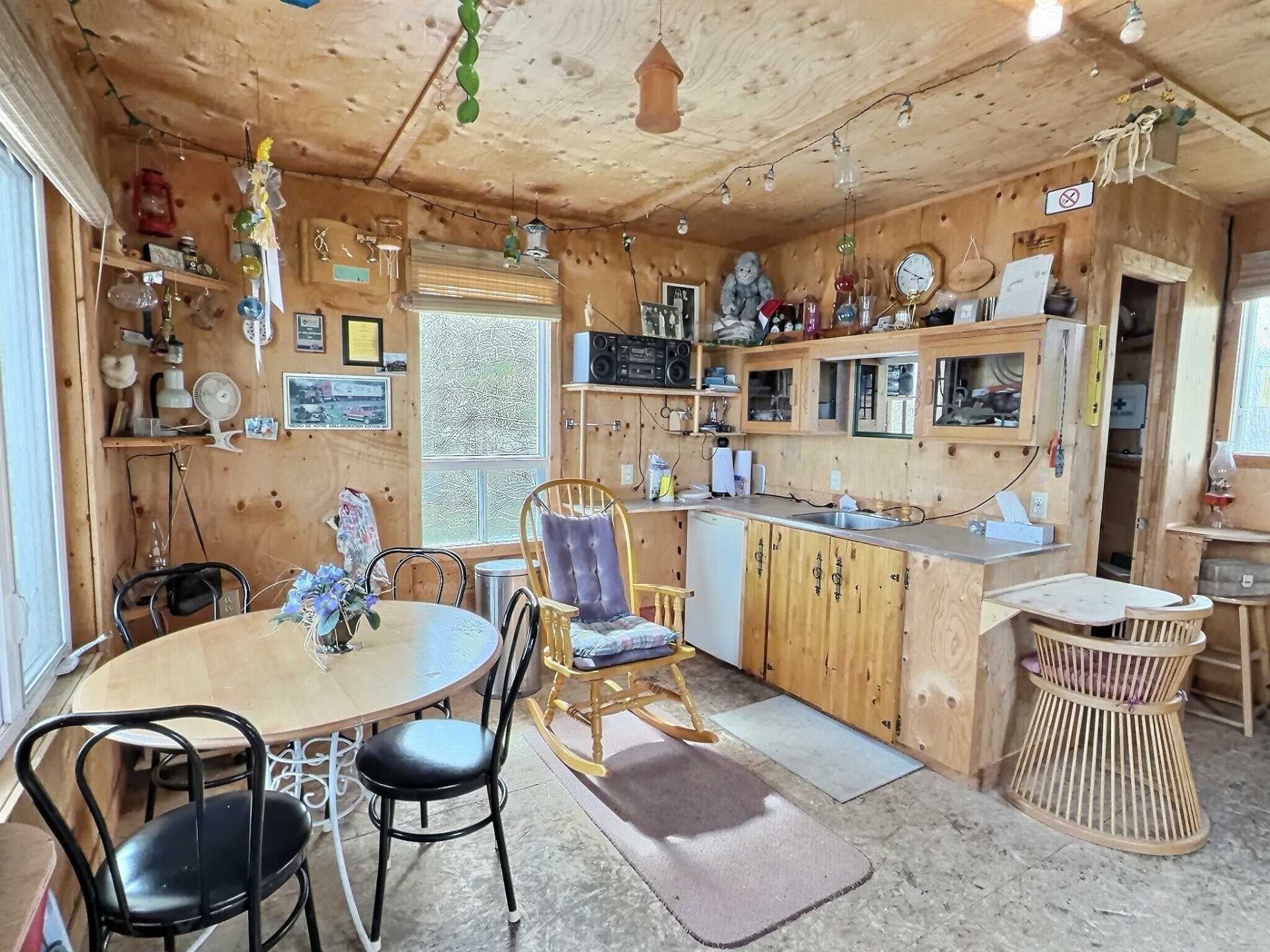 









624


Ch. du Lac-Cameron

,
Saint-Eugène-de-Guigues,




QC
J0Z3B0

