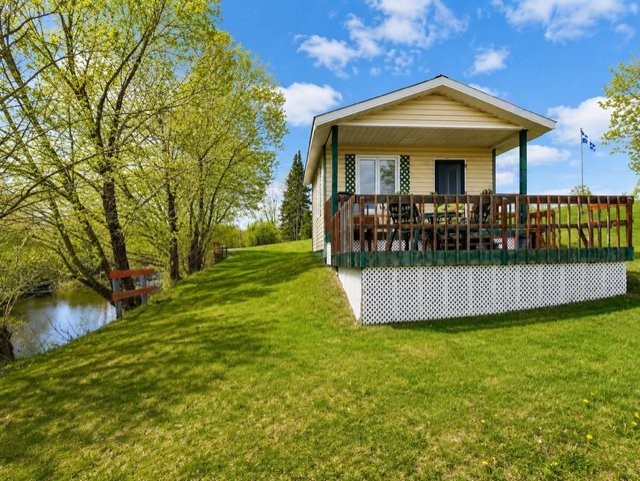 









624


Ch. du Lac-Cameron

,
Saint-Eugène-de-Guigues,




QC
J0Z3B0

