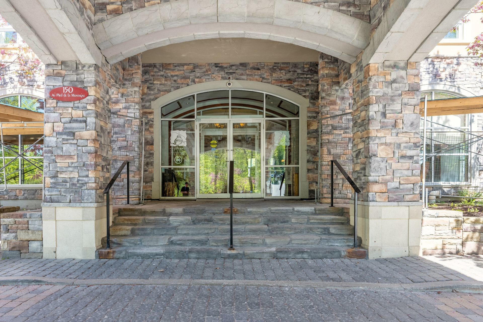 









150


Ch. au Pied-de-la-Montagne

, 314-D,
Mont-Tremblant,




QC
J8E3M2

