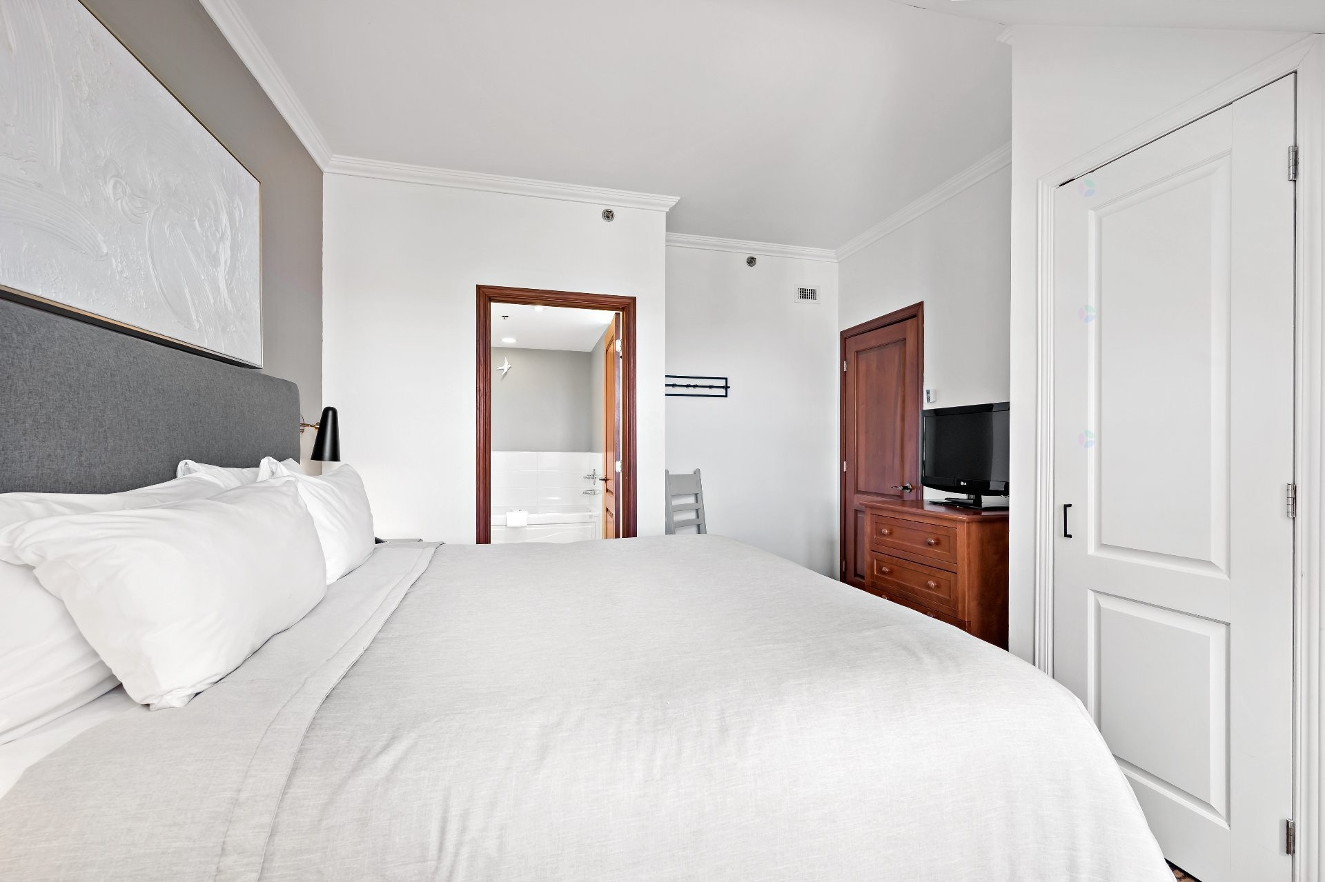 









150


Ch. au Pied-de-la-Montagne

, 314-D,
Mont-Tremblant,




QC
J8E3M2

