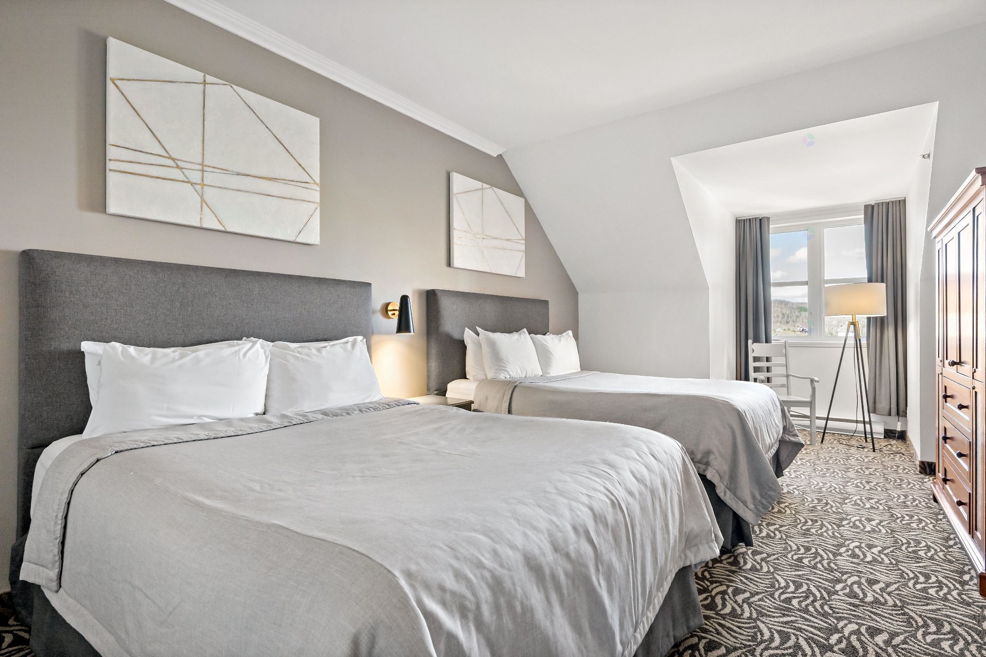 









150


Ch. au Pied-de-la-Montagne

, 314-D,
Mont-Tremblant,




QC
J8E3M2

