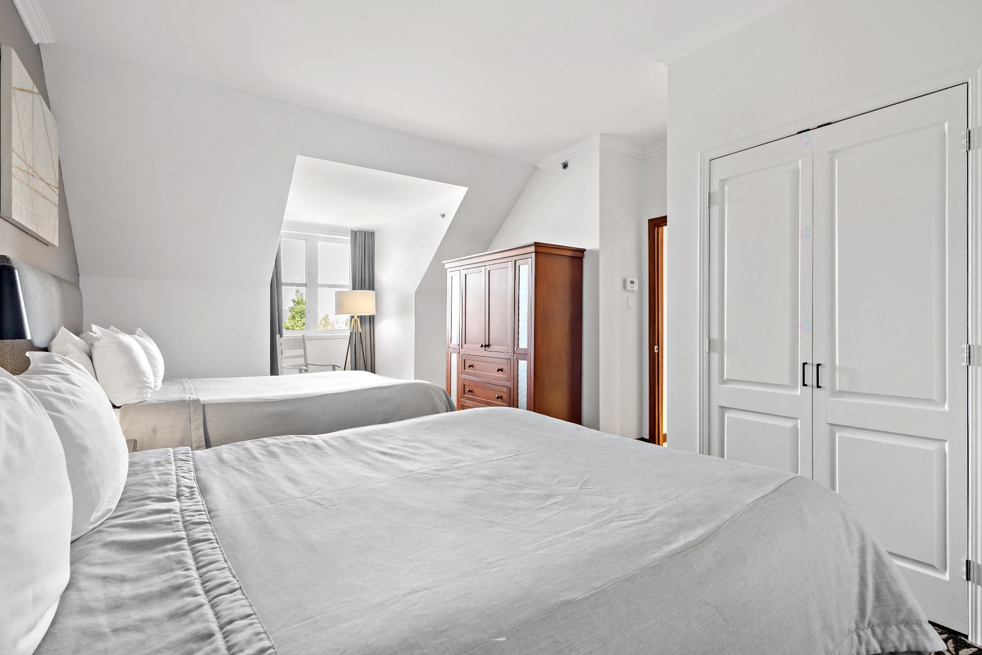 









150


Ch. au Pied-de-la-Montagne

, 314-D,
Mont-Tremblant,




QC
J8E3M2

