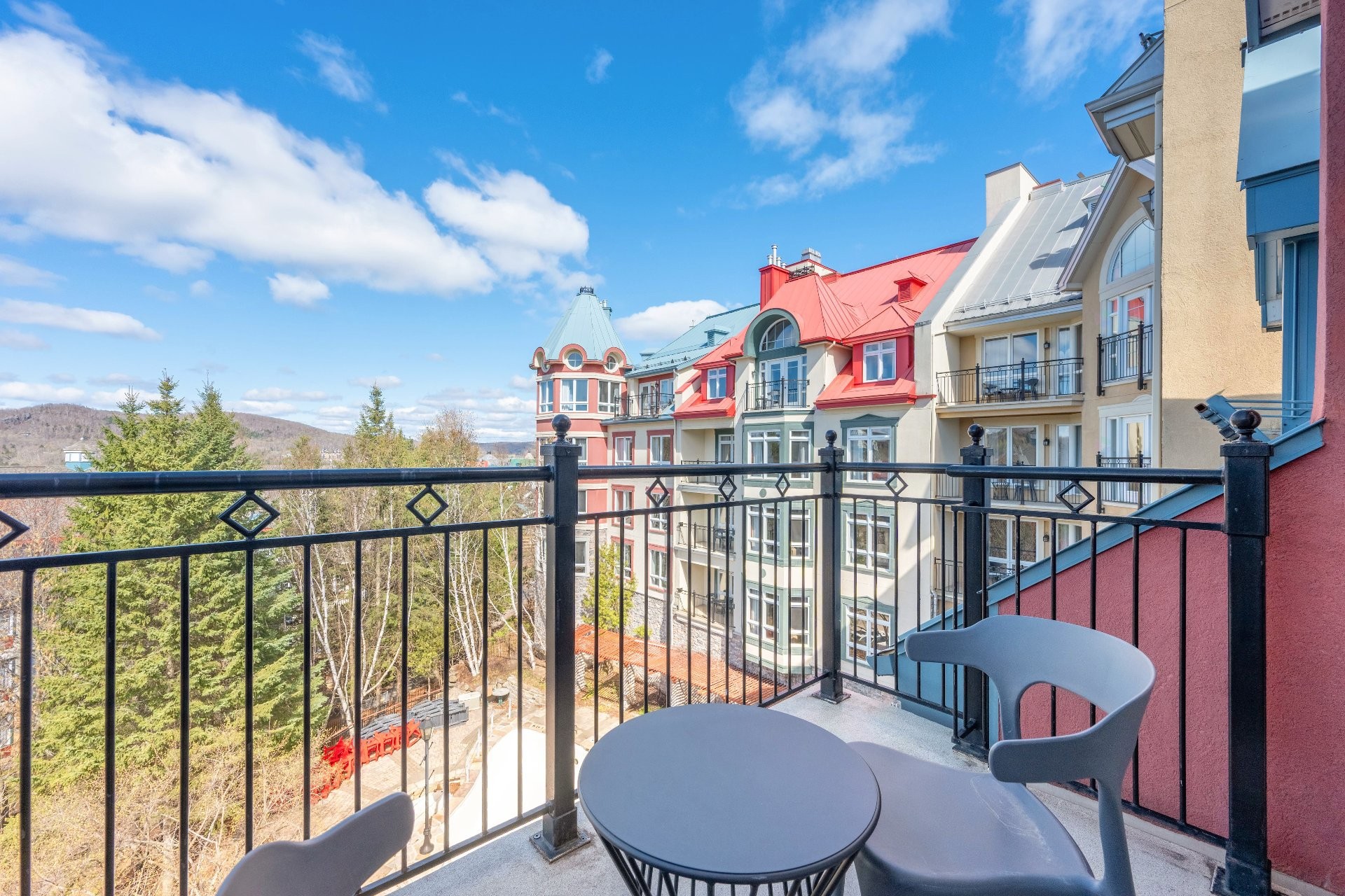 









150


Ch. au Pied-de-la-Montagne

, 314-D,
Mont-Tremblant,




QC
J8E3M2

