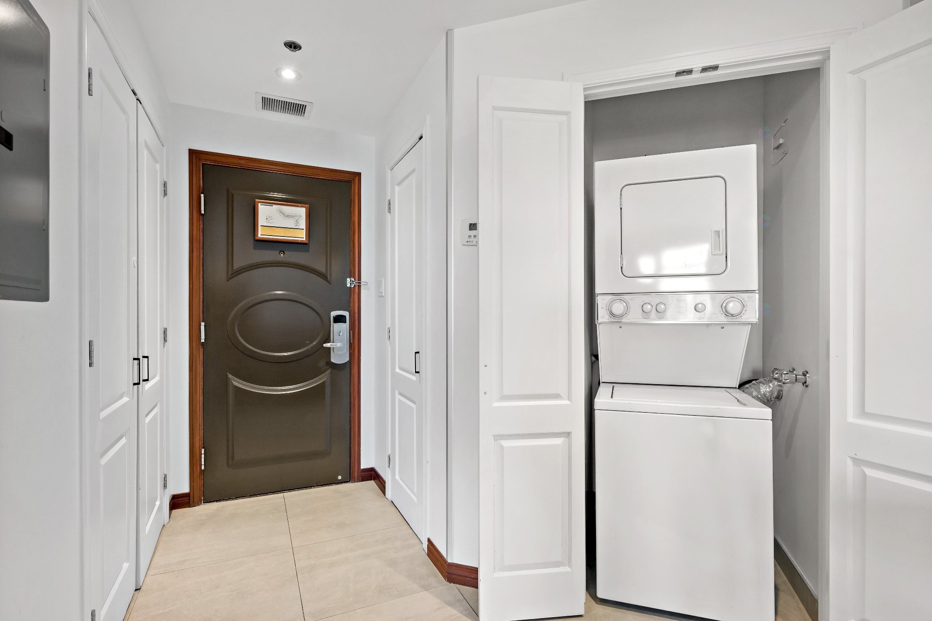 









150


Ch. au Pied-de-la-Montagne

, 314-D,
Mont-Tremblant,




QC
J8E3M2

