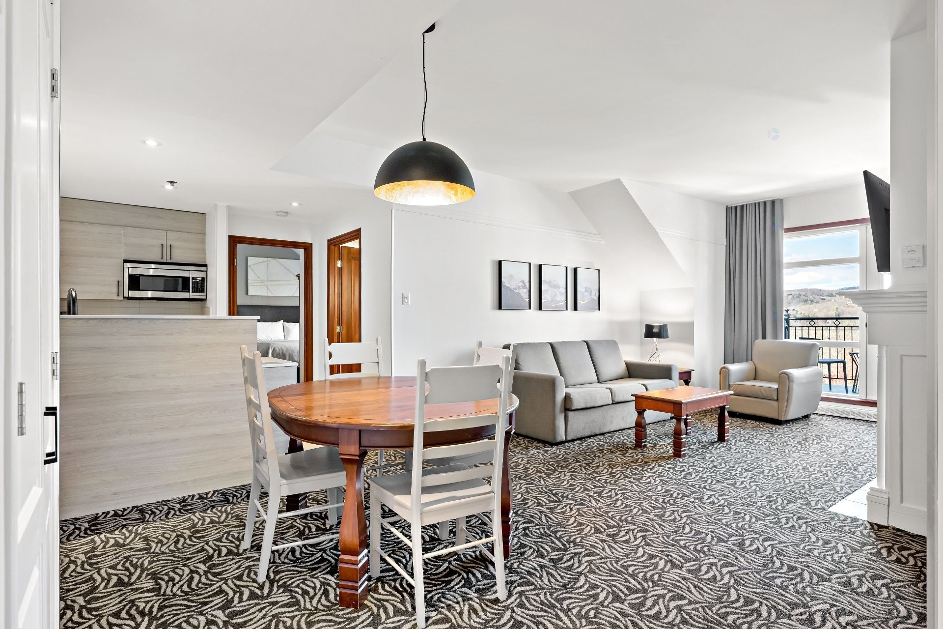 









150


Ch. au Pied-de-la-Montagne

, 314-D,
Mont-Tremblant,




QC
J8E3M2


