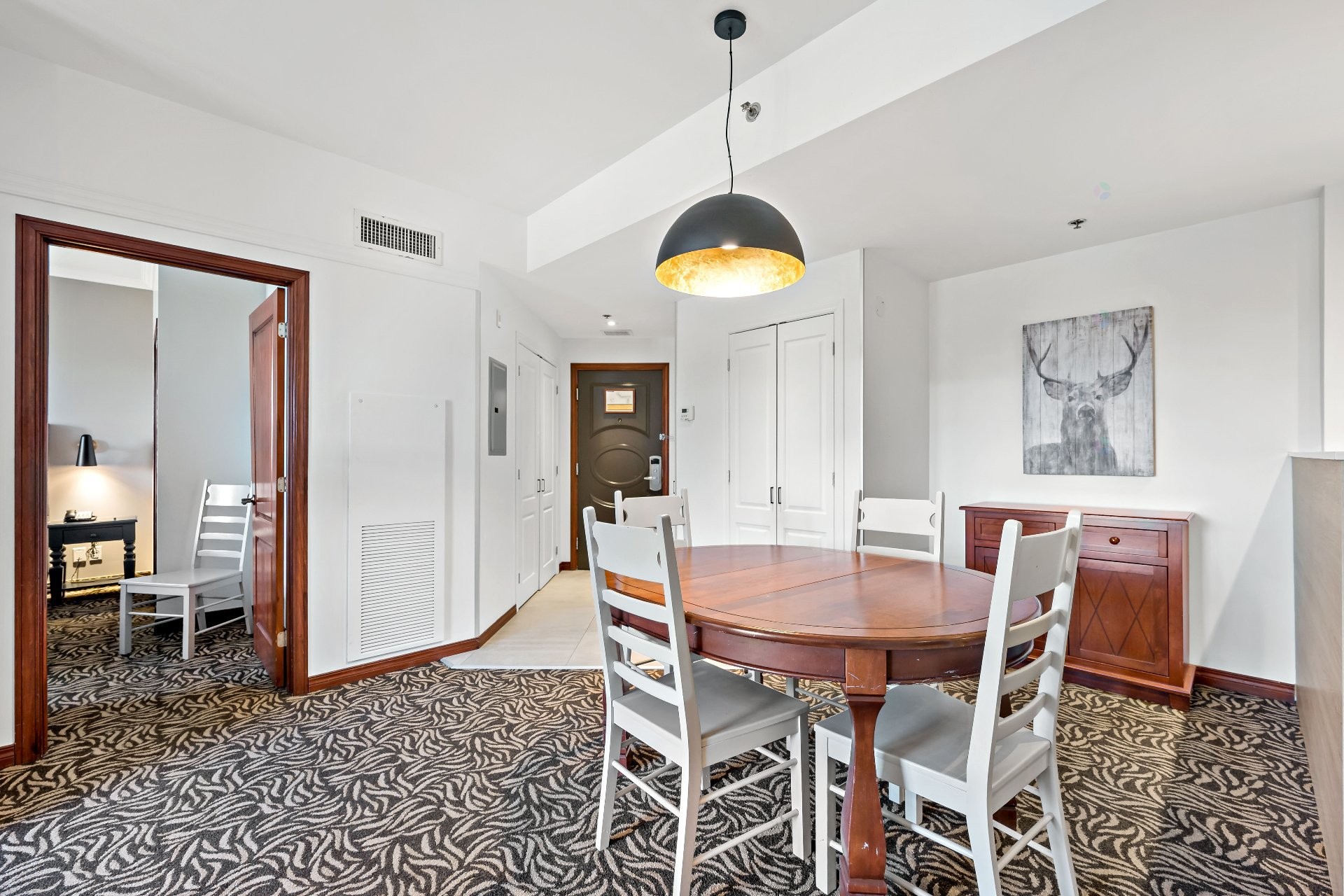 









150


Ch. au Pied-de-la-Montagne

, 314-D,
Mont-Tremblant,




QC
J8E3M2

