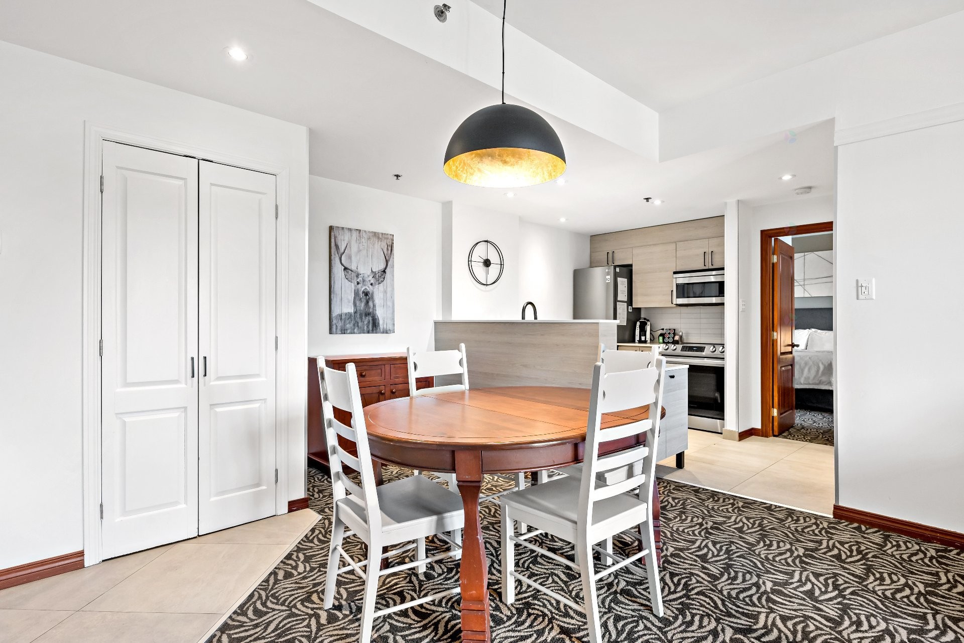 









150


Ch. au Pied-de-la-Montagne

, 314-D,
Mont-Tremblant,




QC
J8E3M2

