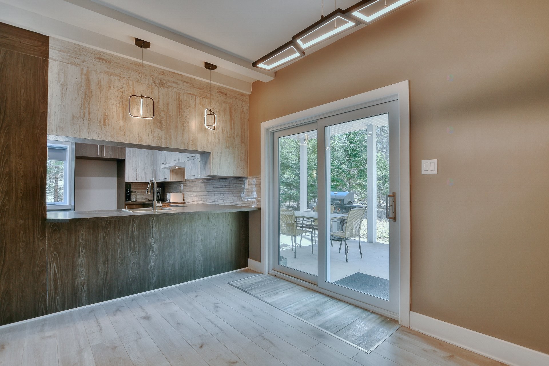 









589


Ch. du Lac-Sylvère

,
Saint-Donat,




QC
J0T2C0

