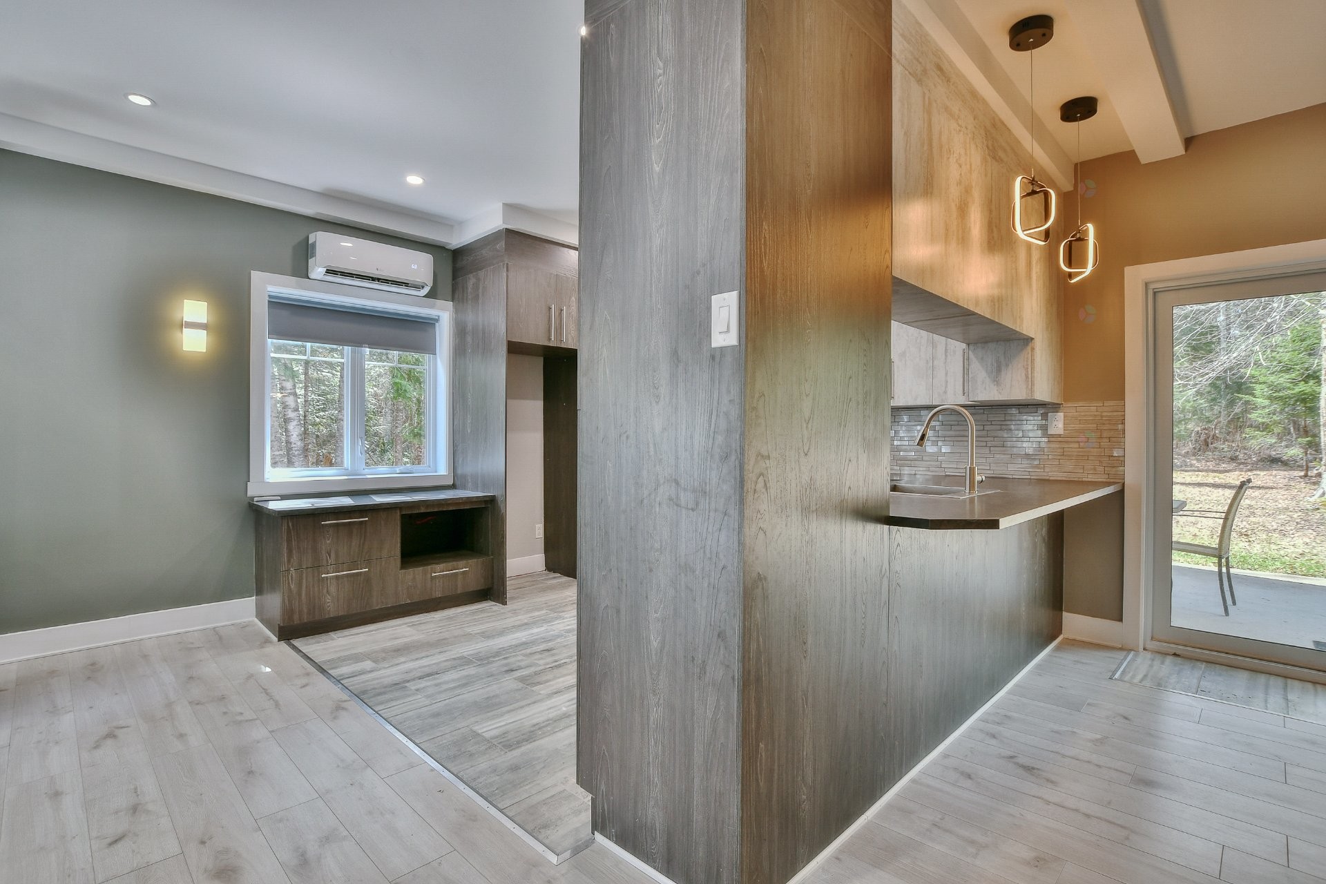 









589


Ch. du Lac-Sylvère

,
Saint-Donat,




QC
J0T2C0

