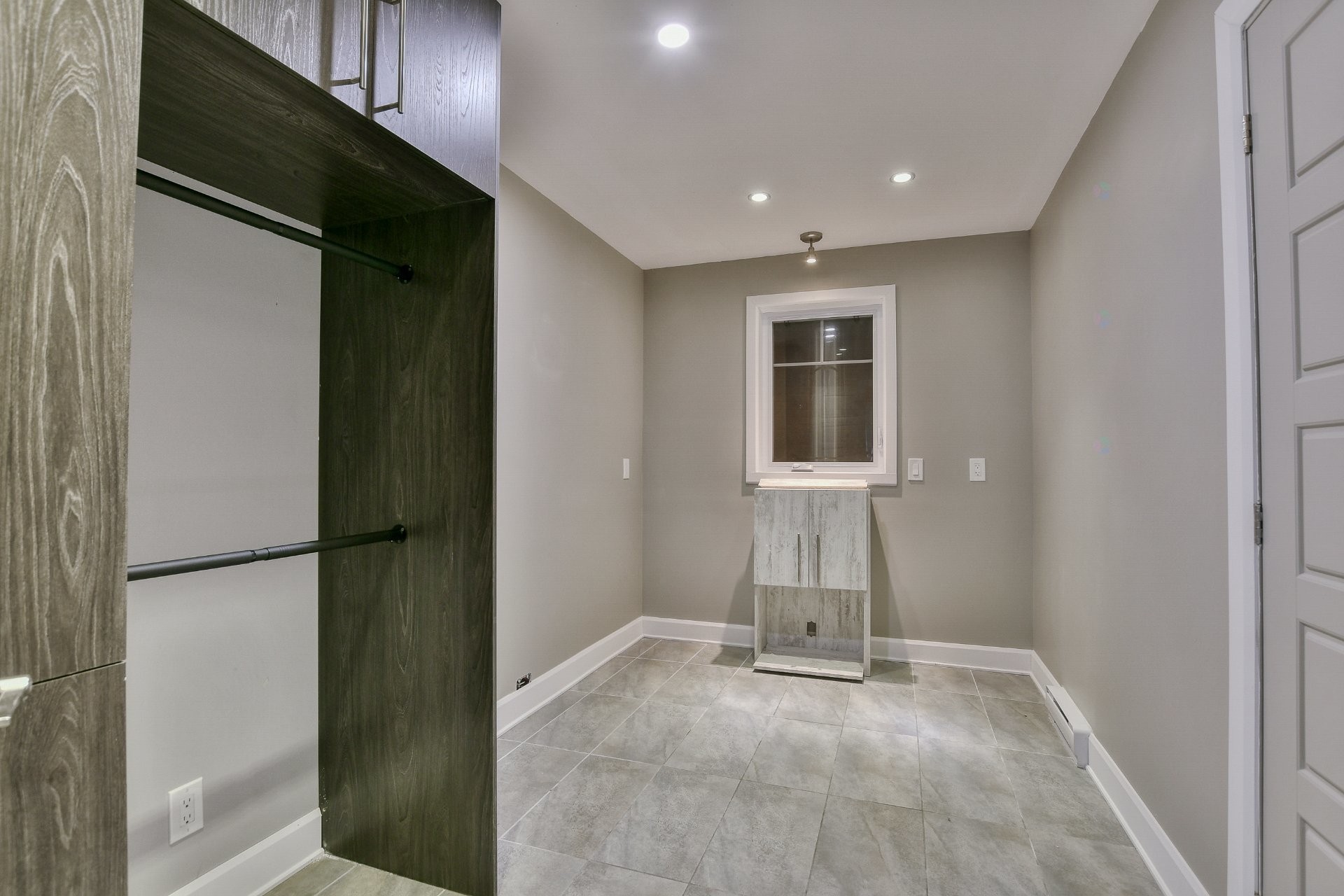 









589


Ch. du Lac-Sylvère

,
Saint-Donat,




QC
J0T2C0

