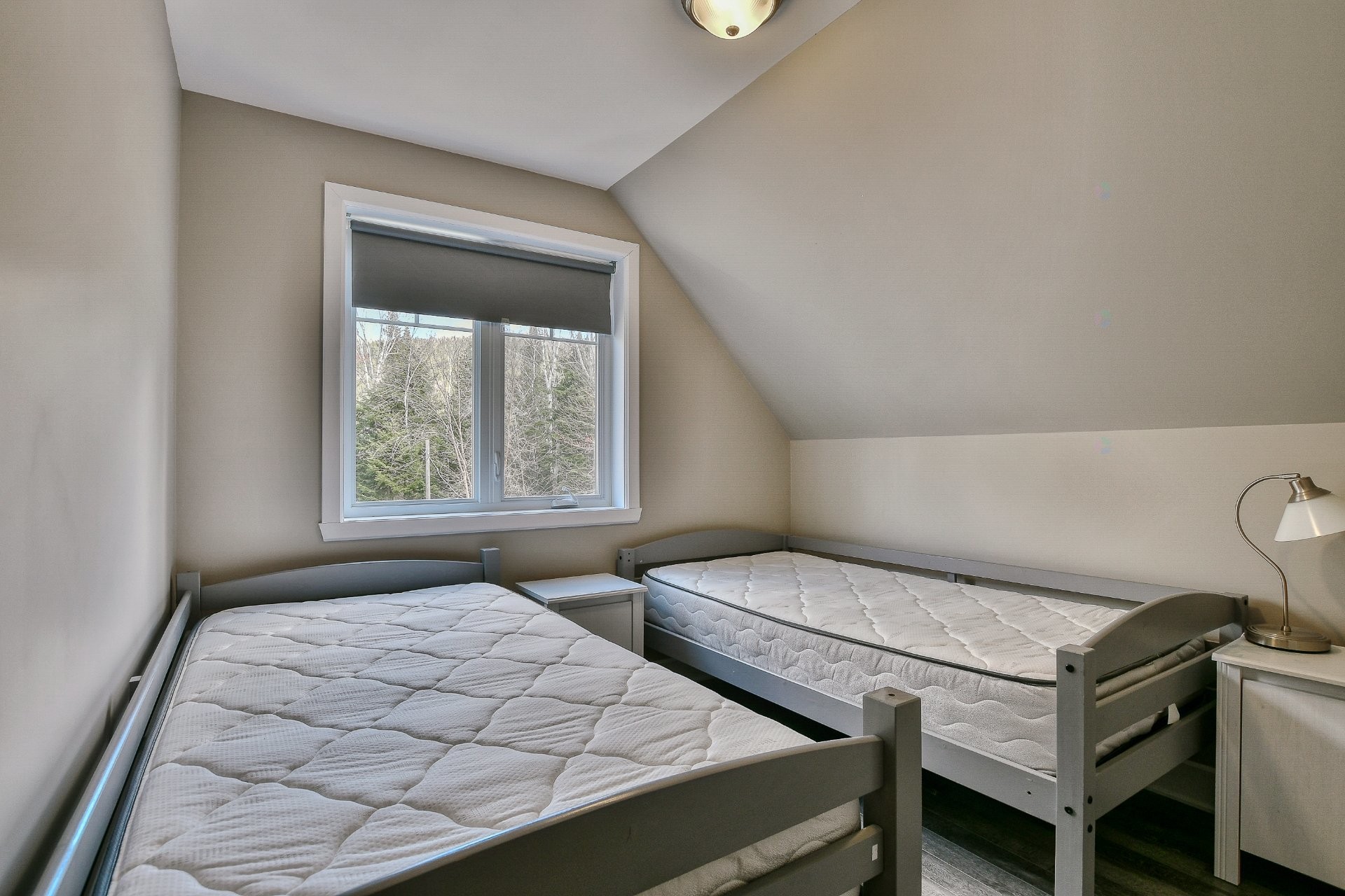 









589


Ch. du Lac-Sylvère

,
Saint-Donat,




QC
J0T2C0

