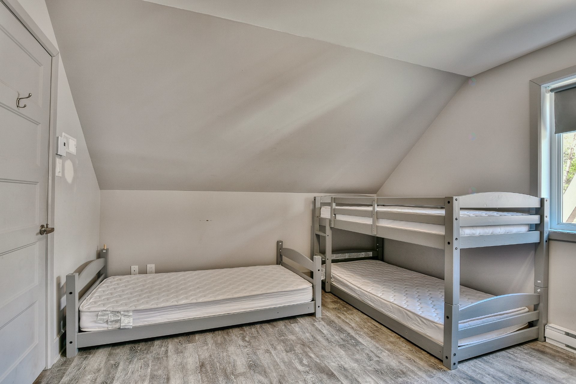 









589


Ch. du Lac-Sylvère

,
Saint-Donat,




QC
J0T2C0

