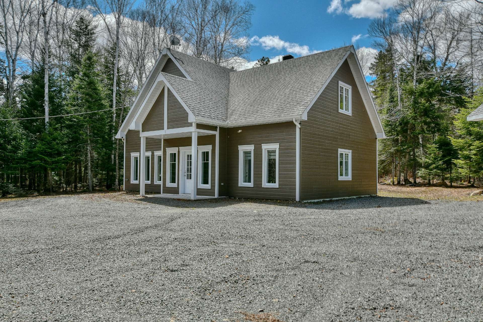 









589


Ch. du Lac-Sylvère

,
Saint-Donat,




QC
J0T2C0

