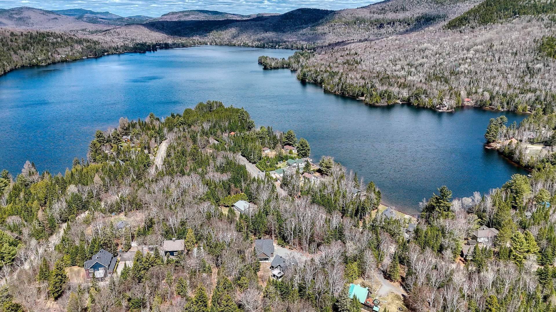









589


Ch. du Lac-Sylvère

,
Saint-Donat,




QC
J0T2C0

