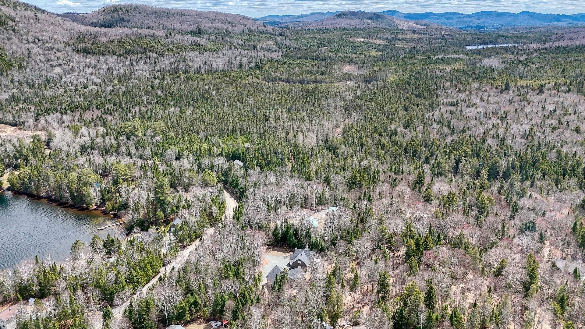 









589


Ch. du Lac-Sylvère

,
Saint-Donat,




QC
J0T2C0

