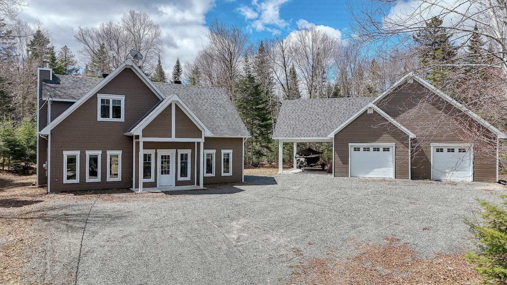 









589


Ch. du Lac-Sylvère

,
Saint-Donat,




QC
J0T2C0

