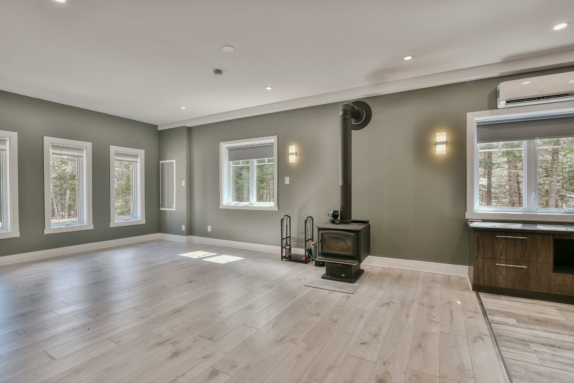 









589


Ch. du Lac-Sylvère

,
Saint-Donat,




QC
J0T2C0

